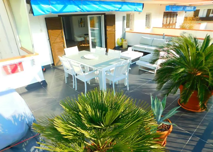 Gmid Immo Apartamento Con Gran Terraza Con Vistas Al Mar En Roses