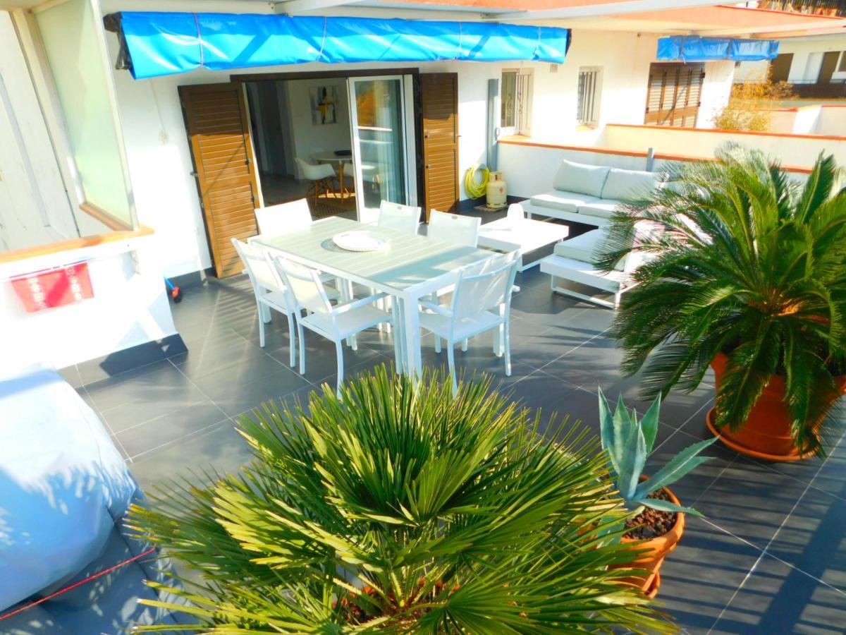 Gmid Immo Con Gran Terraza Con Vistas Al Mar En Roses